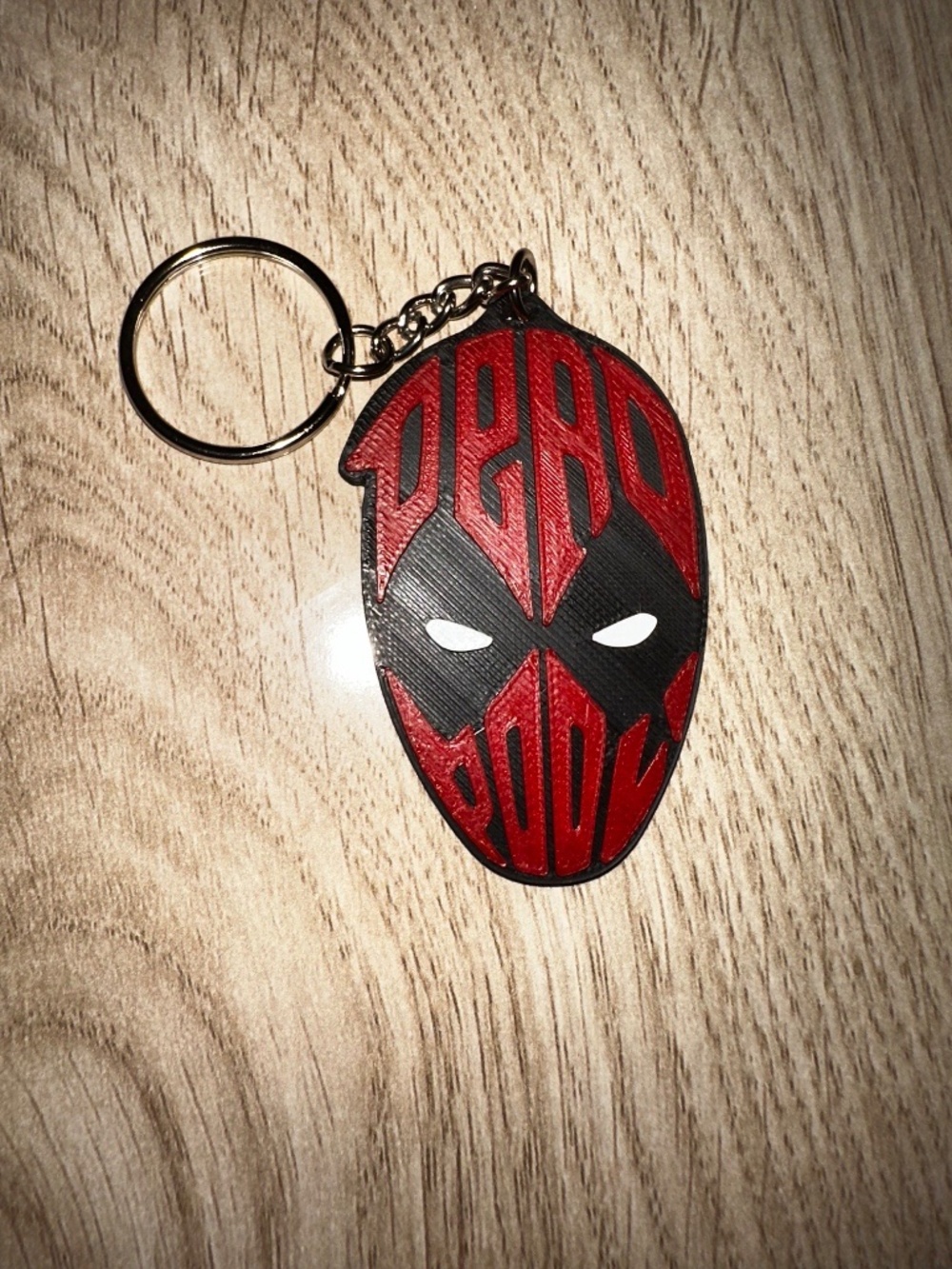 Red Mercenary Mask Keychain – 3D Printed Anti-Hero Key Ring